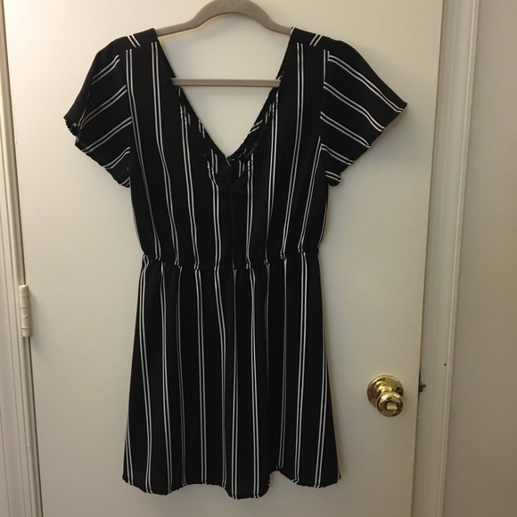 Dresses & Skirts - Little black cocktail dress, size 7